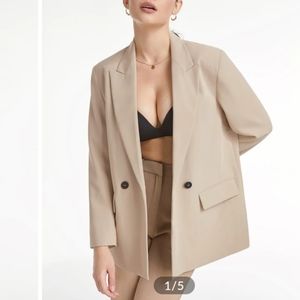 Double breasted peak lapel Blazer